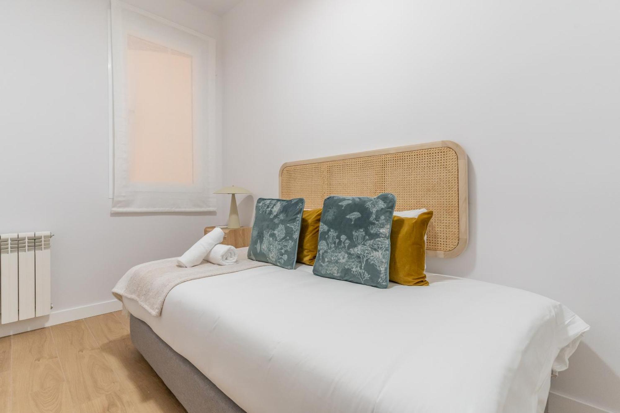 Renovated Modern -4 Bedrooms 2baths-salamanca Appartement